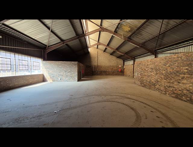 344M² FACTORY TO LET IN ANDERBOLT